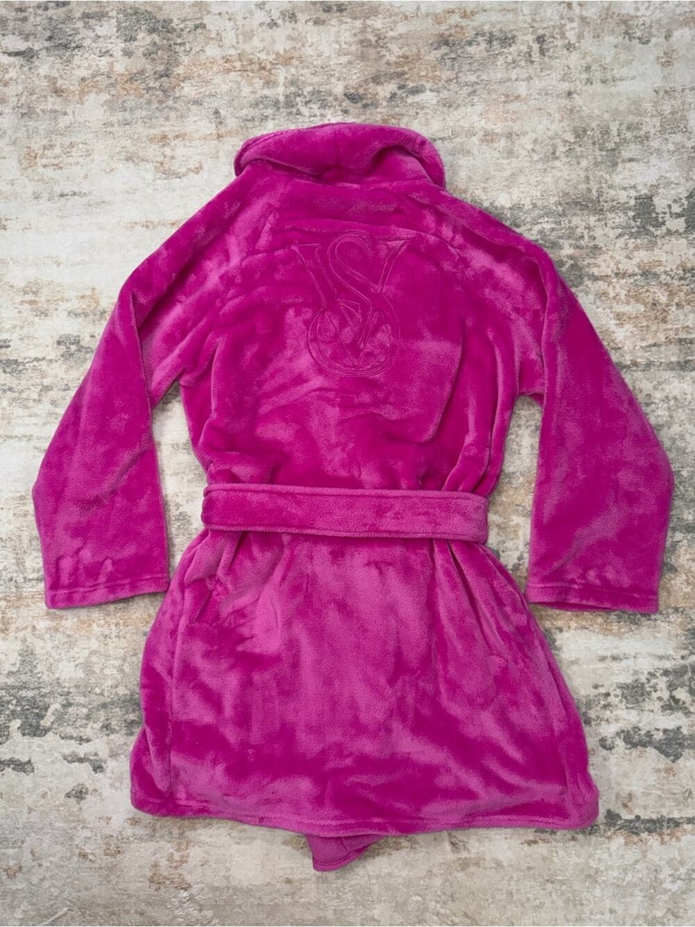 Victoria’s Secret Hot Pink Plush Robe M/L Embroidered VS Logo Belted